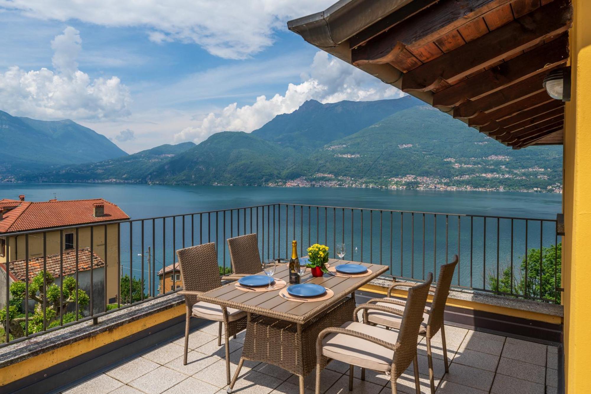 Stunning Apartment- Terrace And Swimming Pool Bellano Dış mekan fotoğraf